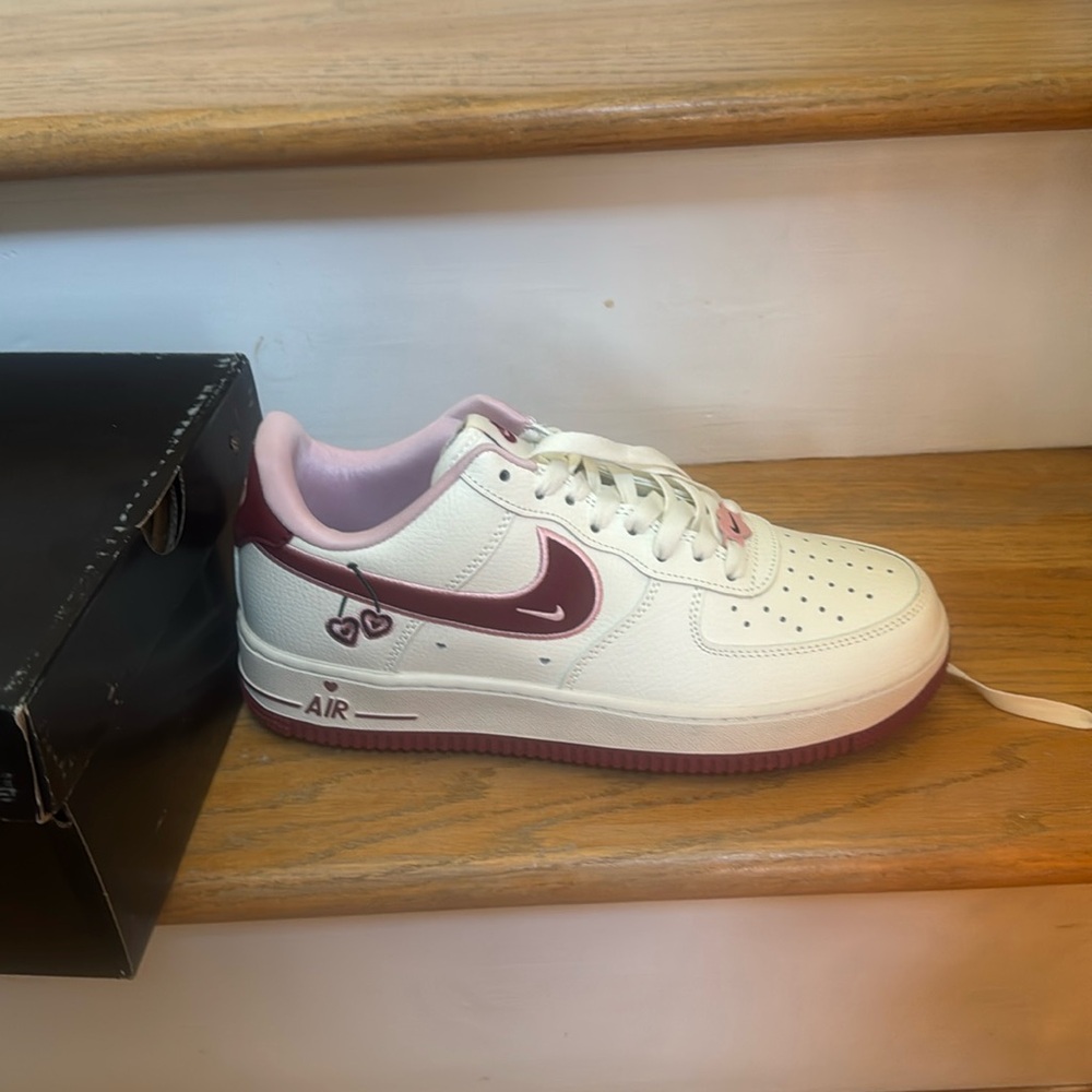 Air Force 1 women’s size 10